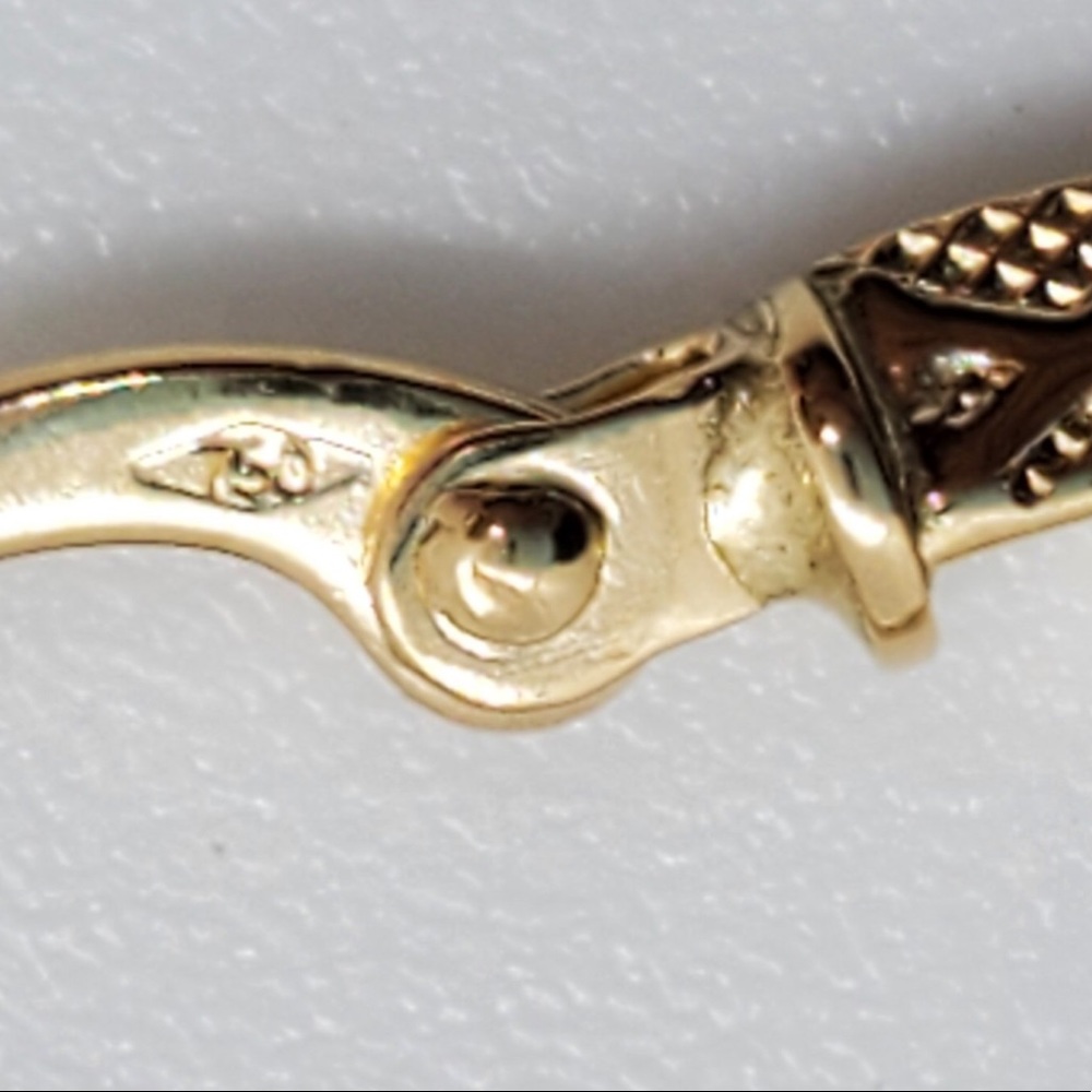 18k Solid Gold Hoop Earrings - Picture 11 of 11
